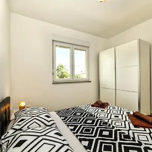 Una Apartament Pula